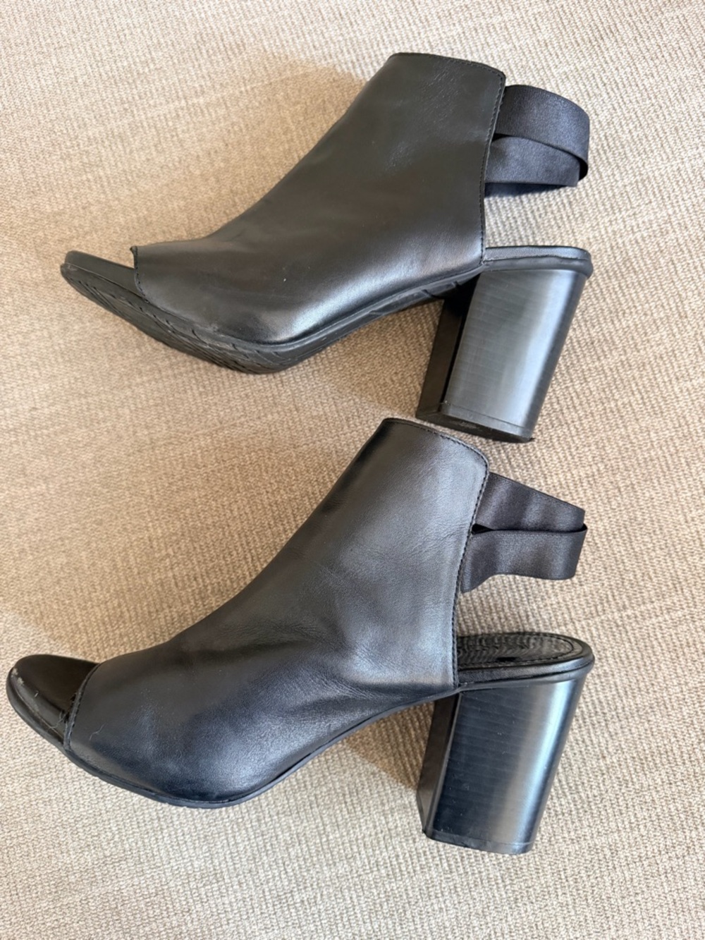 Kenneth Cole Heels size 9.5 Black
